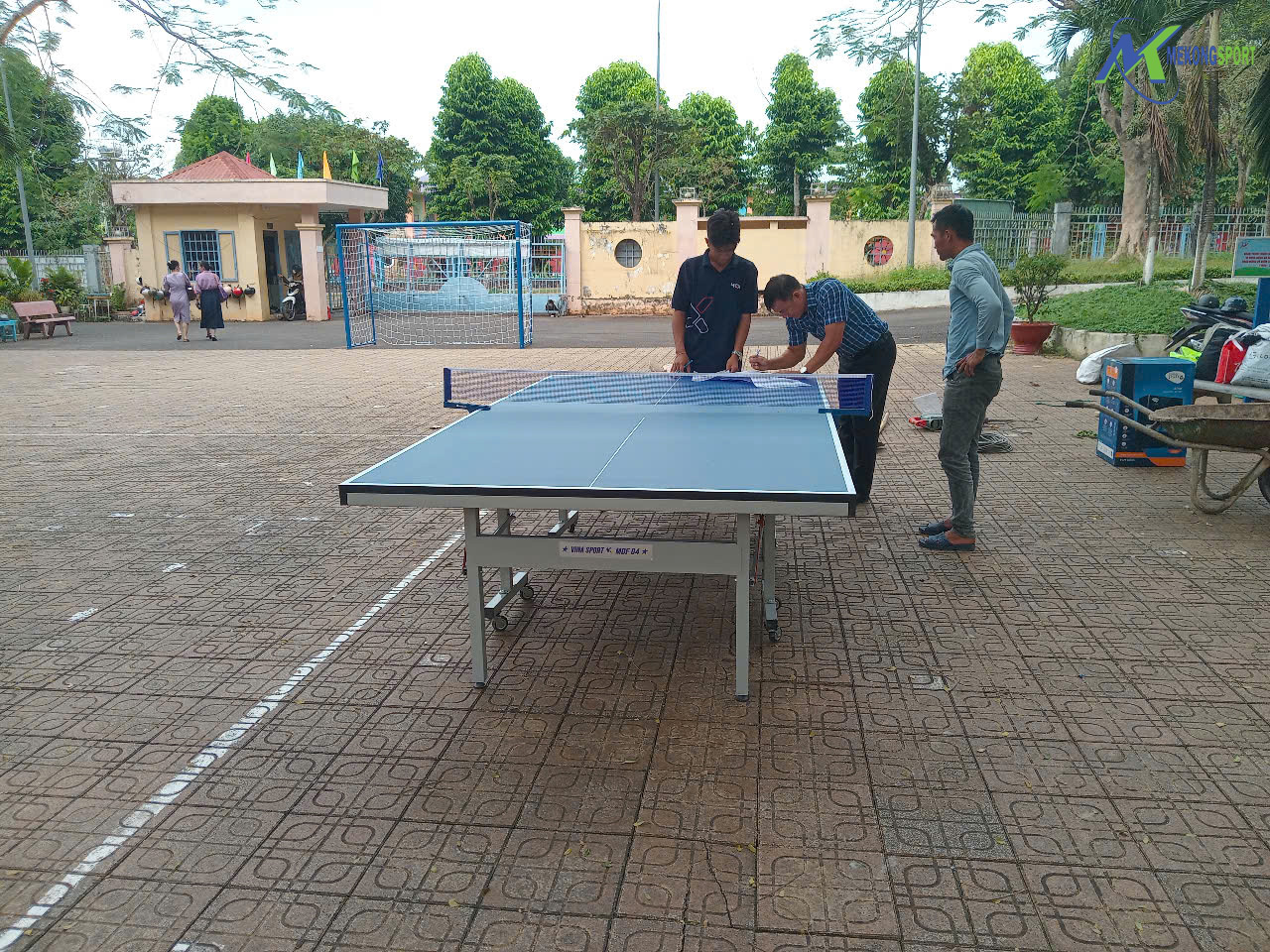 HÀNH TRÌNH CÙNG SAIGON CO.OP (CHUỖI SIÊU THỊ CO.OP MART) ĐƯA DỤNG CỤ THỂ THAO, TRÒ CHƠI TRẺ EM ĐẾN VỚI 13 TRƯỜNG HỌC TẠI 6 TỈNH THÀNH. 10 z6205180788708 538dc4012121845e667d8ce700ef9644