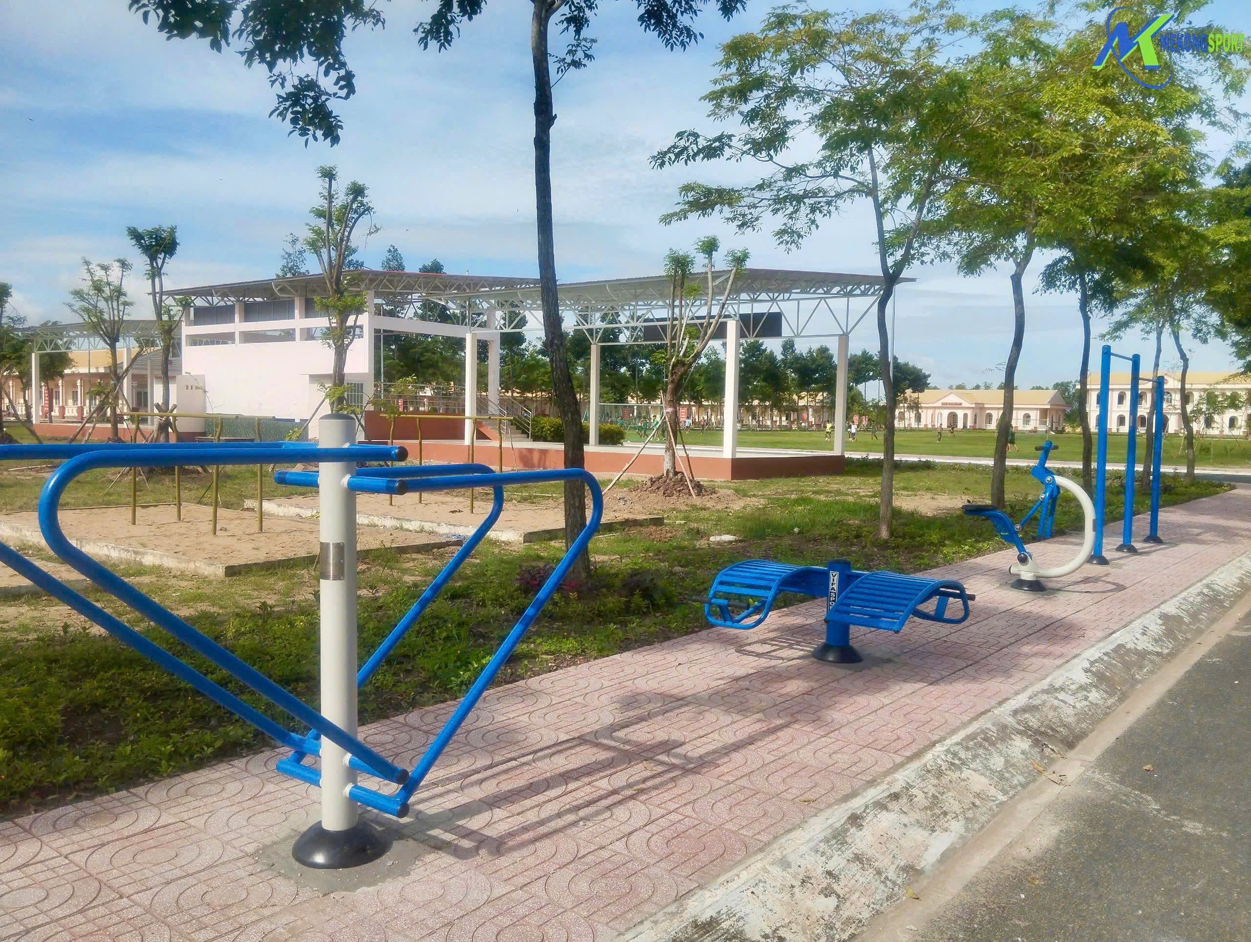 AN GIANG – DỤNG CỤ ĐƯỢC LẮP ĐẶT TẠI BAN CHỈ HUY QUÂN SỰ CÁC HUYỆN VÀ CÁC CÔNG VIÊN 1 AN GIANG – DUNG CU DUOC LAP DAT TAI BAN CHI HUY QUAN SU CAC HUYEN VA CAC CONG VIEN.1