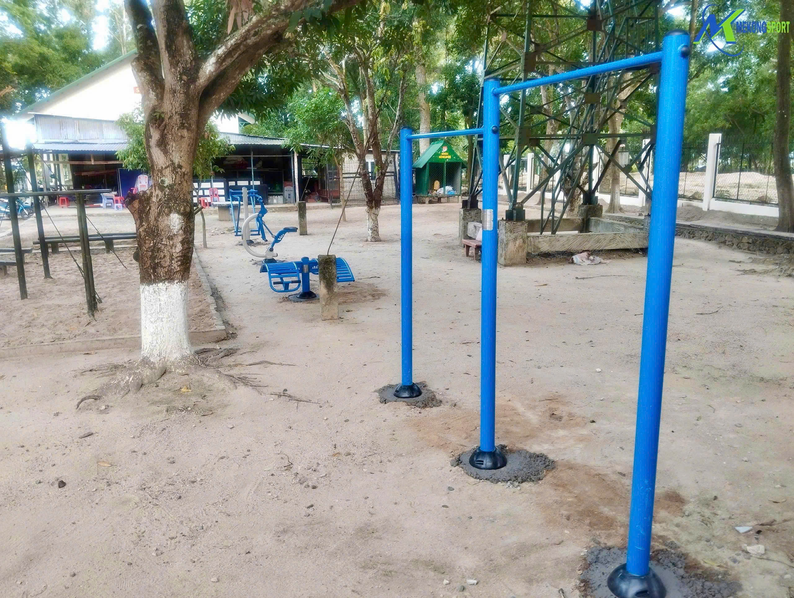 AN GIANG – DỤNG CỤ ĐƯỢC LẮP ĐẶT TẠI BAN CHỈ HUY QUÂN SỰ CÁC HUYỆN VÀ CÁC CÔNG VIÊN 4 AN GIANG – DUNG CU DUOC LAP DAT TAI BAN CHI HUY QUAN SU CAC HUYEN VA CAC CONG VIEN.4