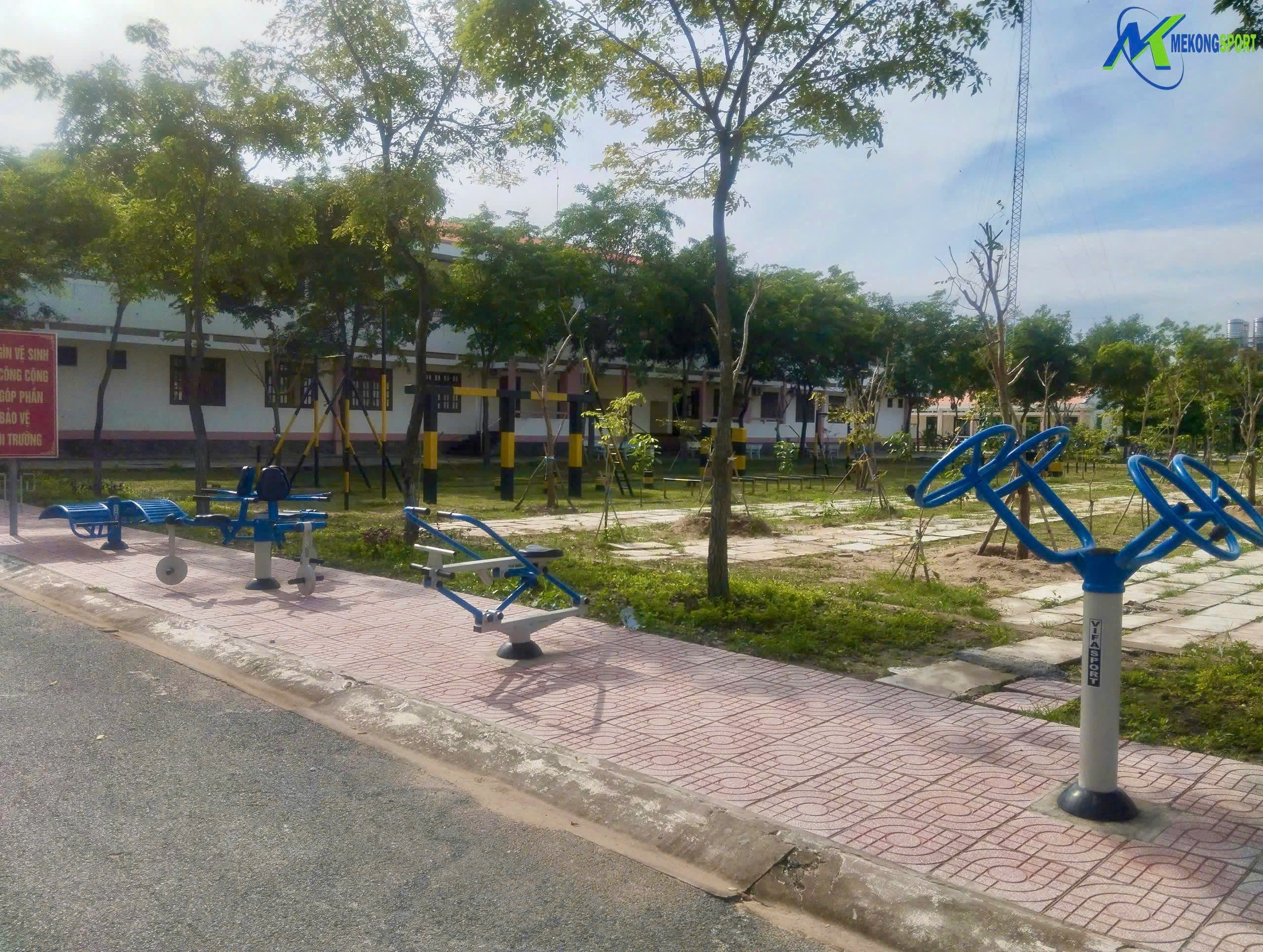 AN GIANG – DỤNG CỤ ĐƯỢC LẮP ĐẶT TẠI BAN CHỈ HUY QUÂN SỰ CÁC HUYỆN VÀ CÁC CÔNG VIÊN 6 AN GIANG – DUNG CU DUOC LAP DAT TAI BAN CHI HUY QUAN SU CAC HUYEN VA CAC CONG VIEN.6