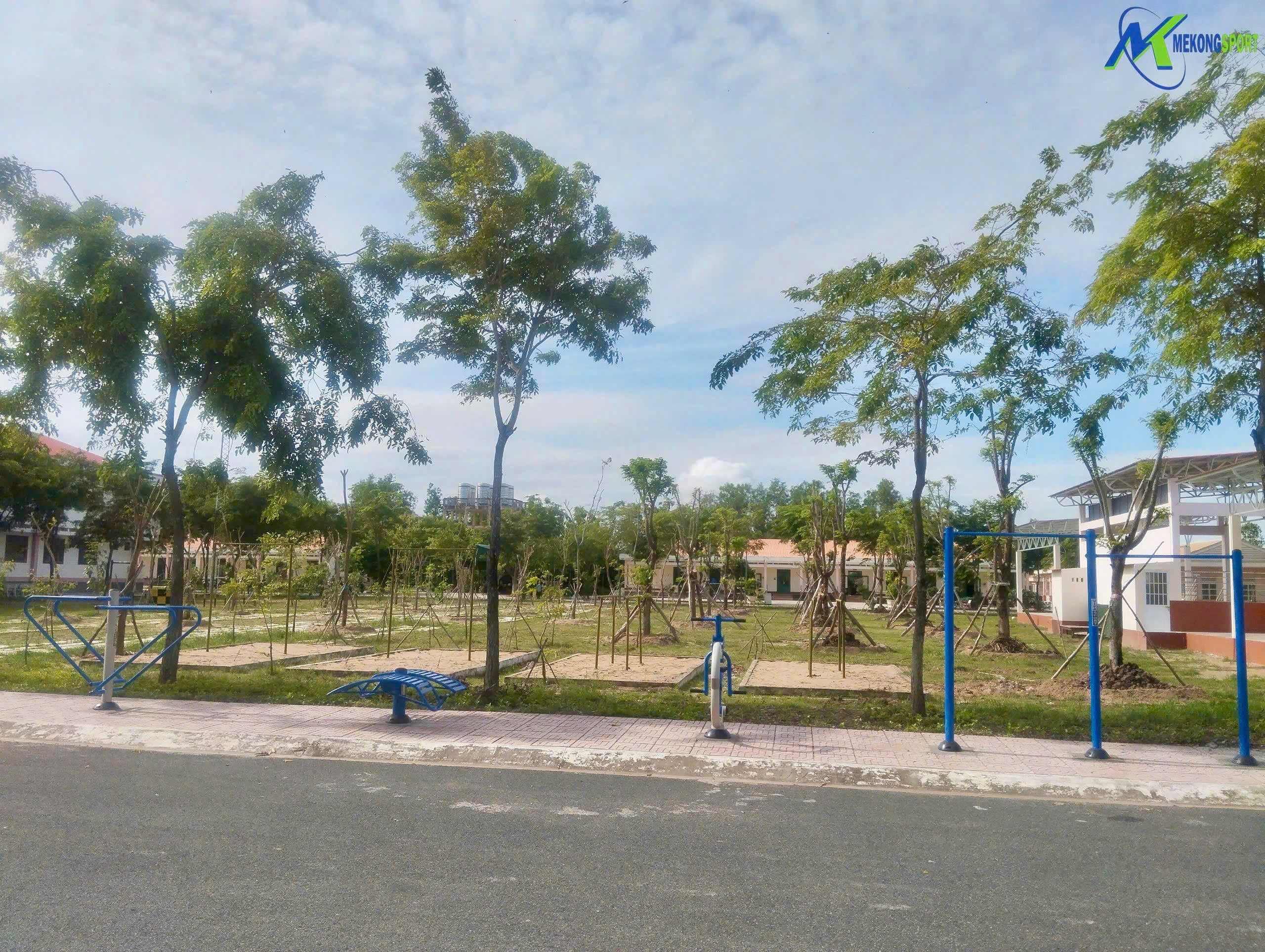 AN GIANG – DỤNG CỤ ĐƯỢC LẮP ĐẶT TẠI BAN CHỈ HUY QUÂN SỰ CÁC HUYỆN VÀ CÁC CÔNG VIÊN 7 AN GIANG – DUNG CU DUOC LAP DAT TAI BAN CHI HUY QUAN SU CAC HUYEN VA CAC CONG VIEN.7