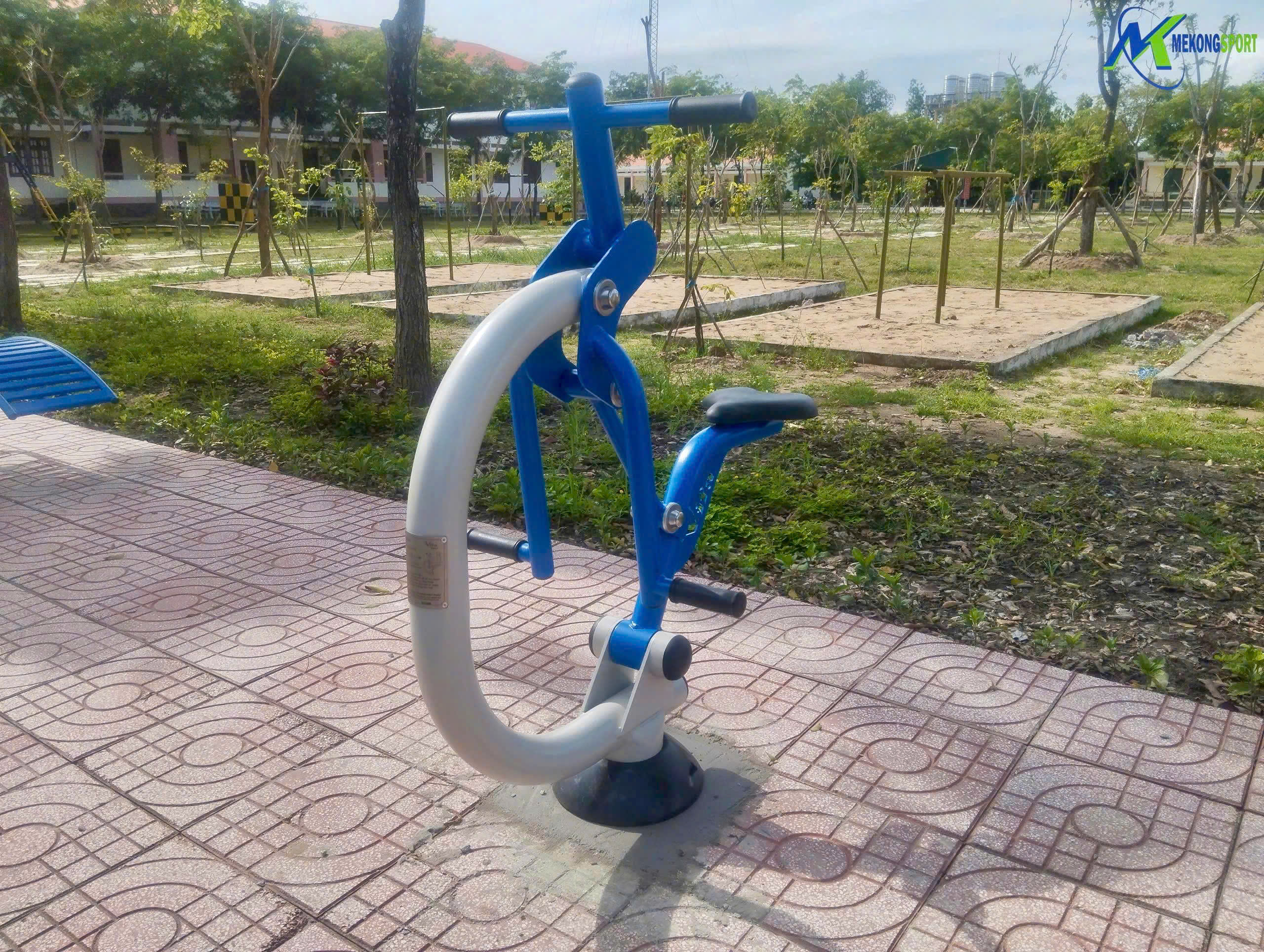 AN GIANG – DỤNG CỤ ĐƯỢC LẮP ĐẶT TẠI BAN CHỈ HUY QUÂN SỰ CÁC HUYỆN VÀ CÁC CÔNG VIÊN 8 AN GIANG – DUNG CU DUOC LAP DAT TAI BAN CHI HUY QUAN SU CAC HUYEN VA CAC CONG VIEN.8