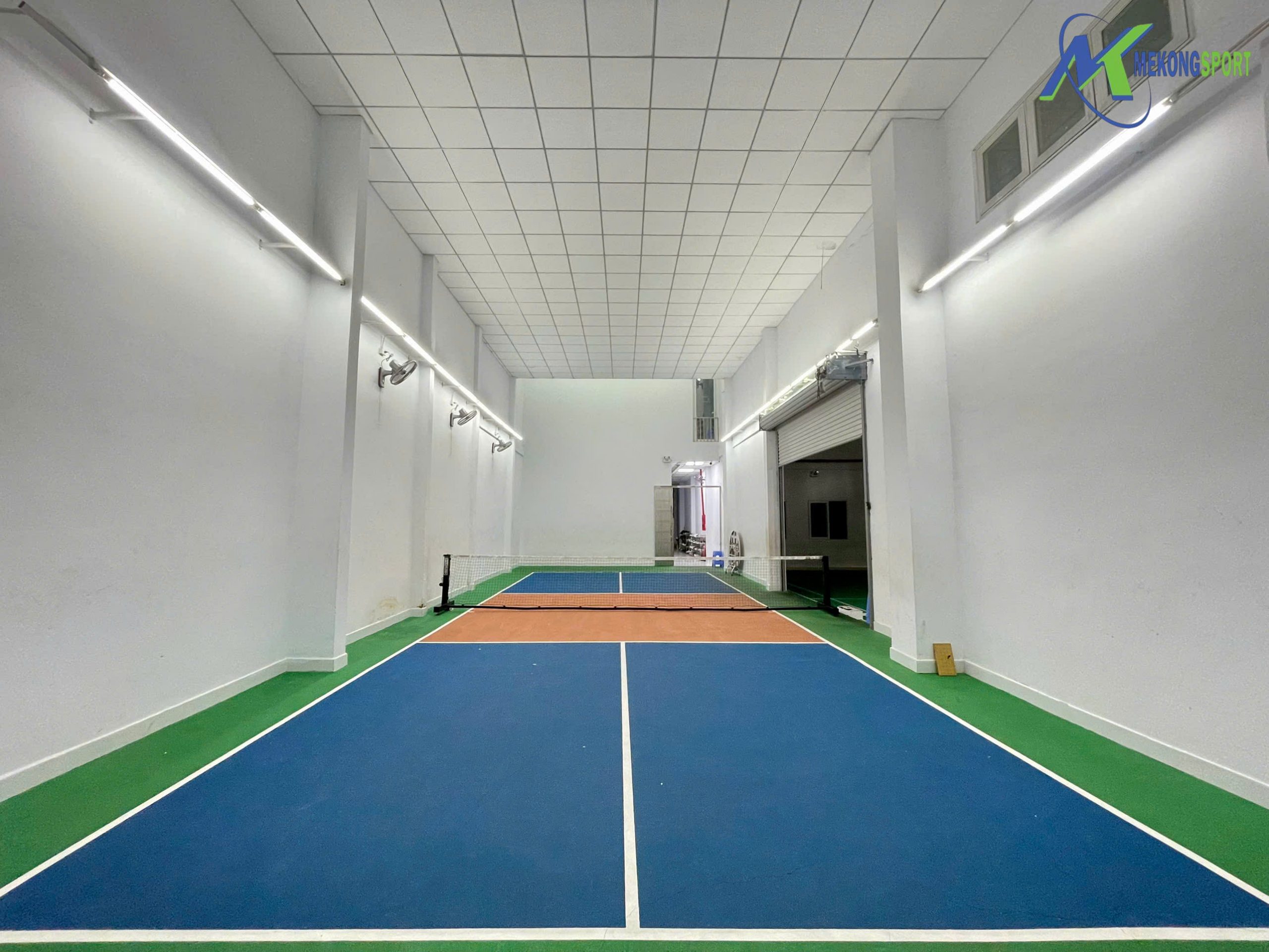 Sân pickleball 1 San pickleball trong nha.mekongsport scaled