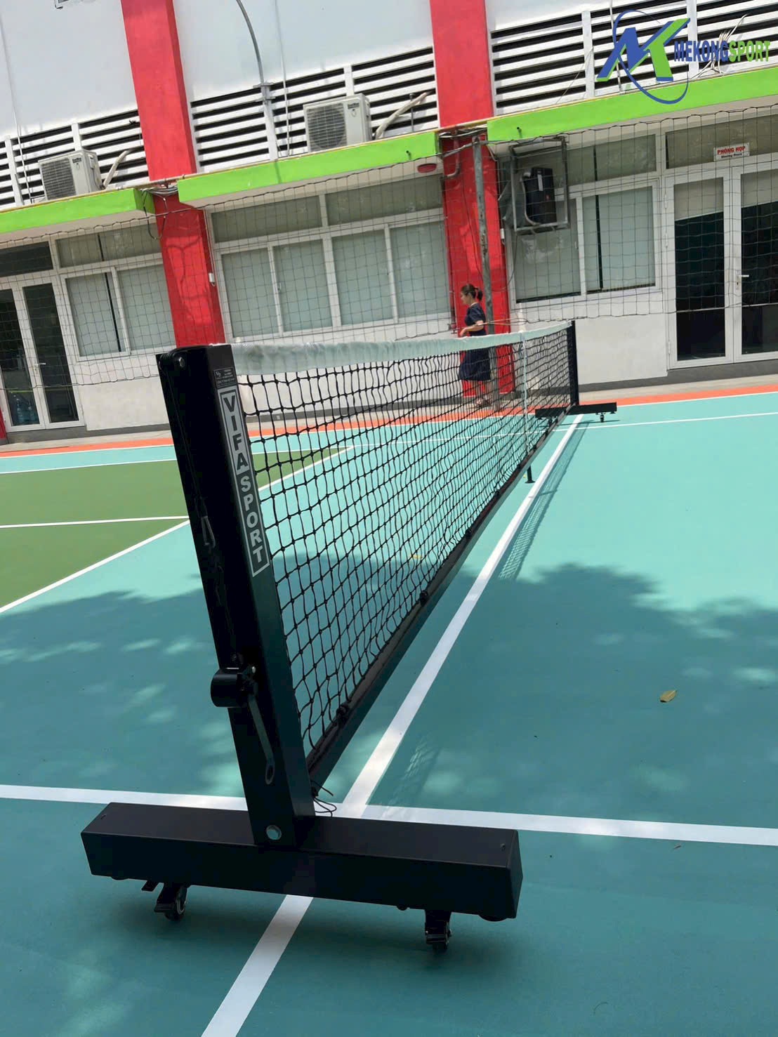 trụ pickleball di động cao cấp có bánh xe