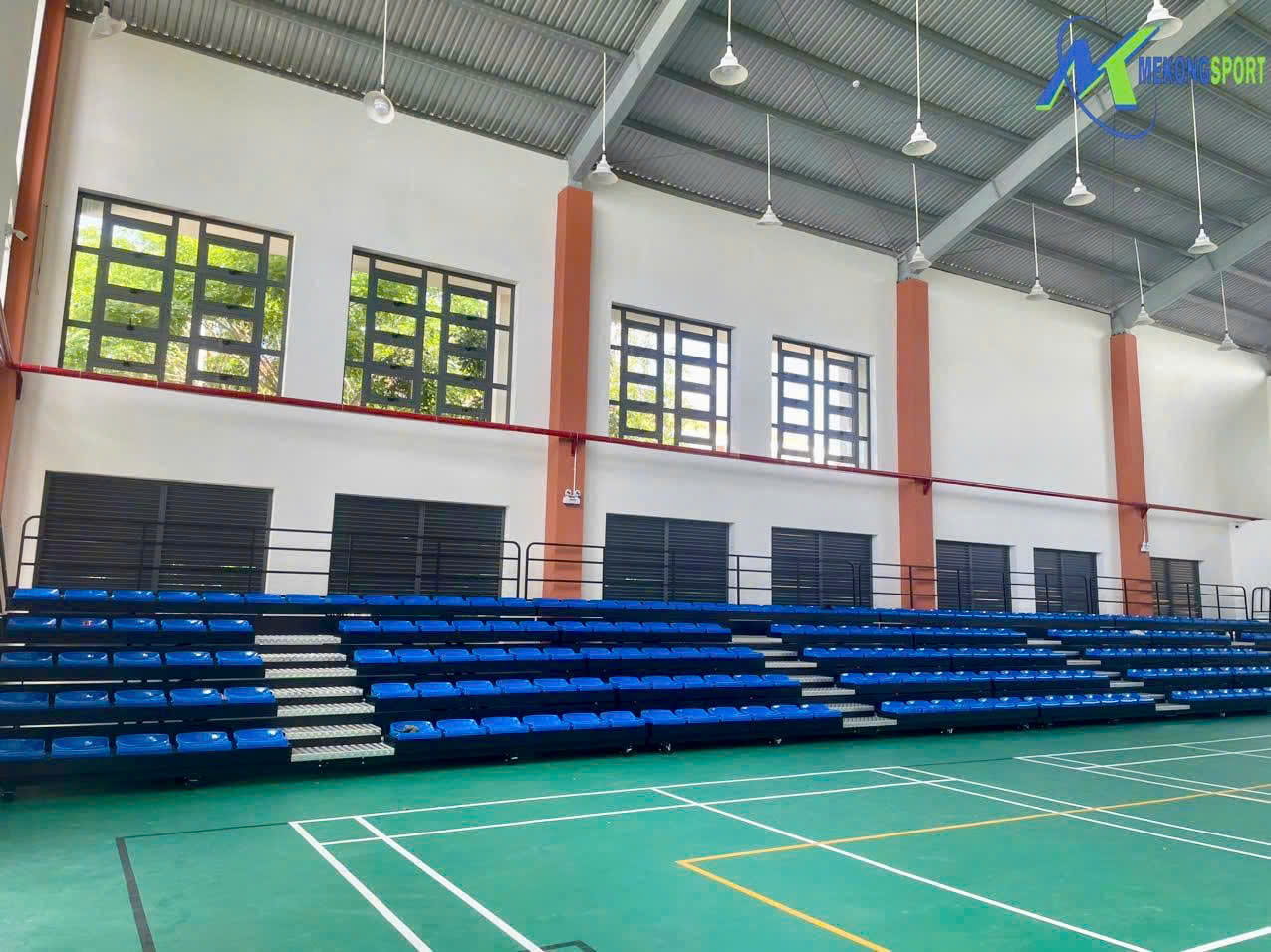 BINH CHANH – TP.HO CHI MINH KHAN DAI XEP 430 CHO NGOI LAP DAT TRONG NHA THI DAU.mekongsport.14