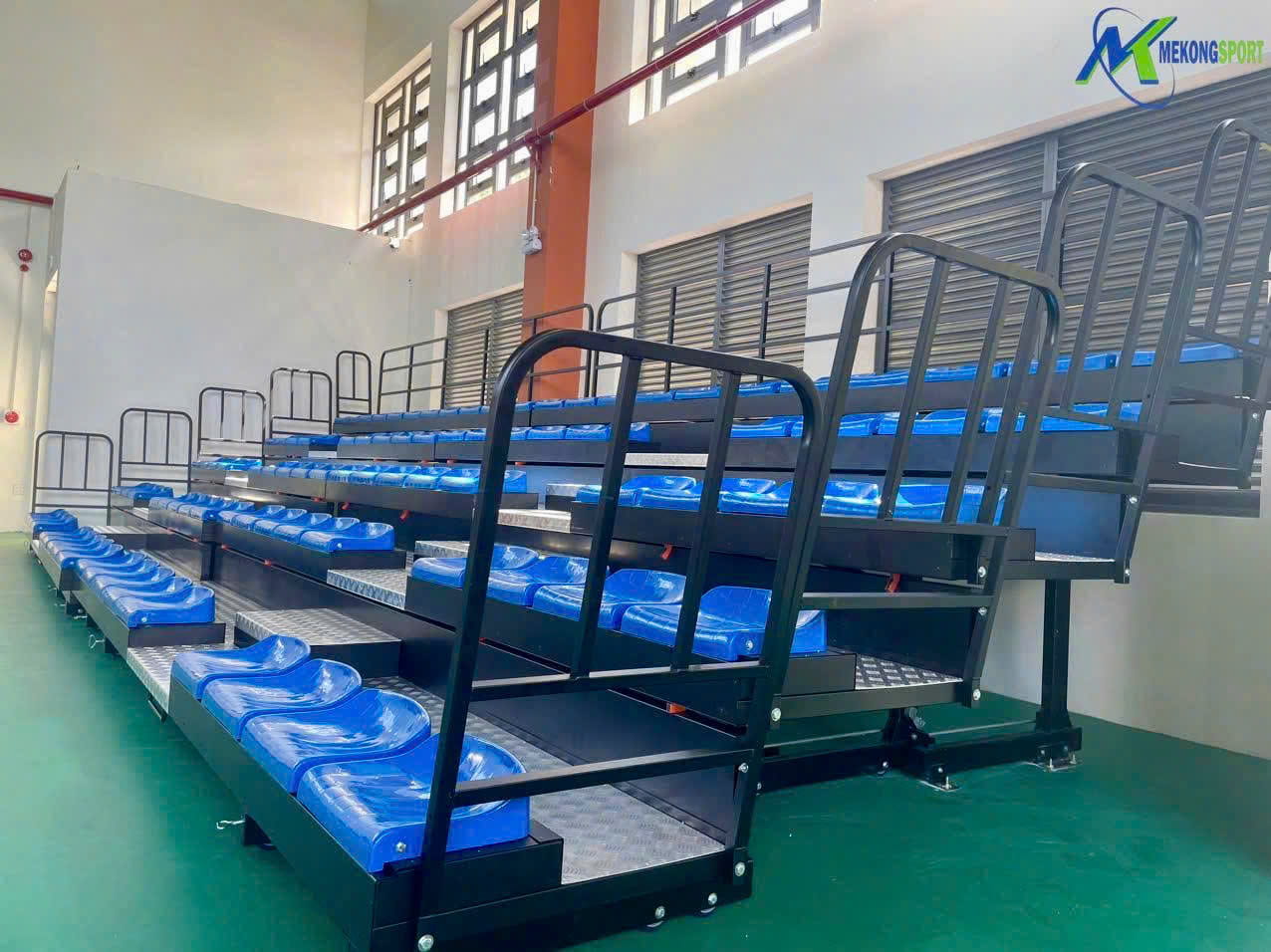 BINH CHANH – TP.HO CHI MINH KHAN DAI XEP 430 CHO NGOI LAP DAT TRONG NHA THI DAU.mekongsport.15