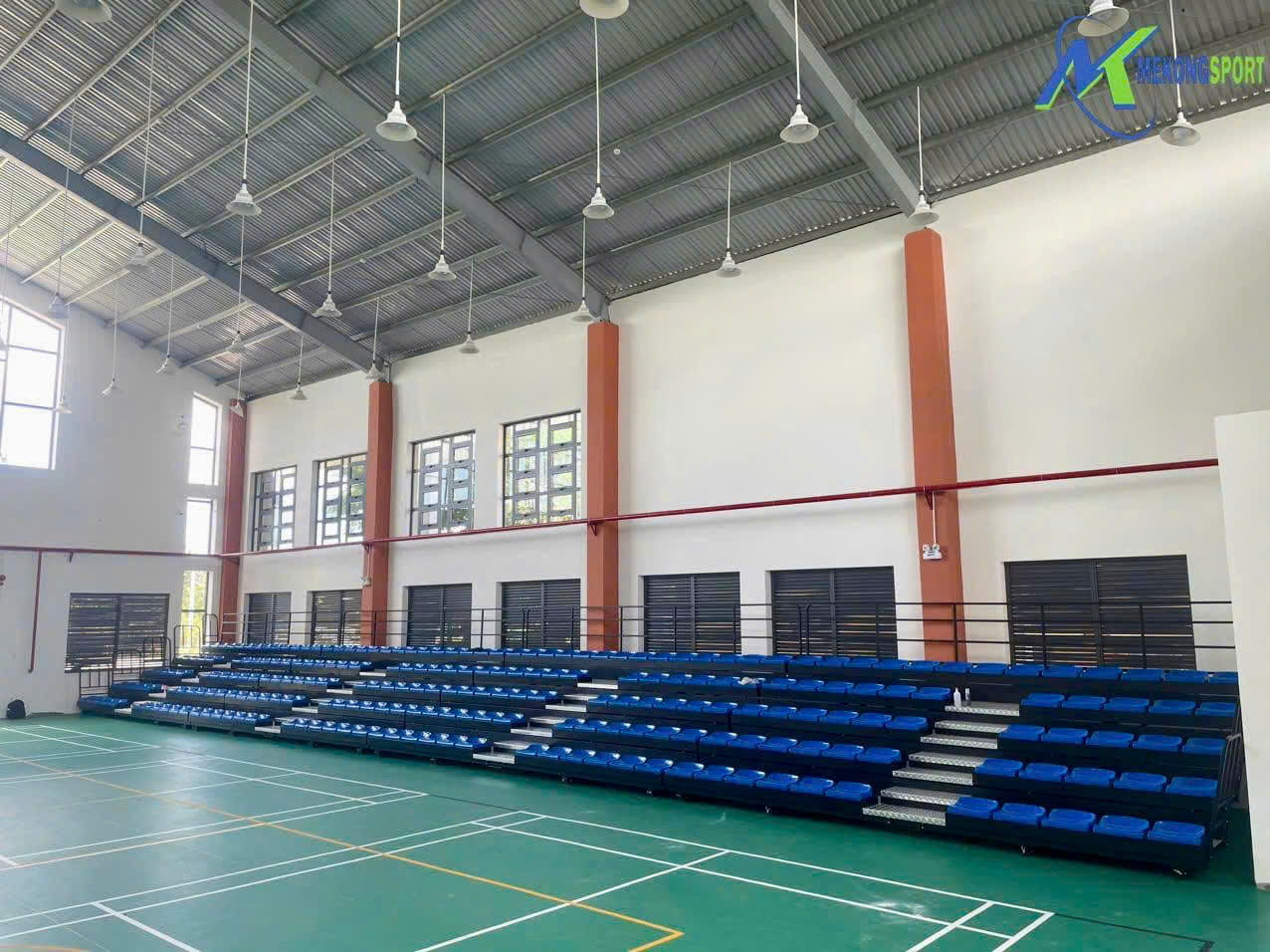 BINH CHANH – TP.HO CHI MINH KHAN DAI XEP 430 CHO NGOI LAP DAT TRONG NHA THI DAU.mekongsport.25