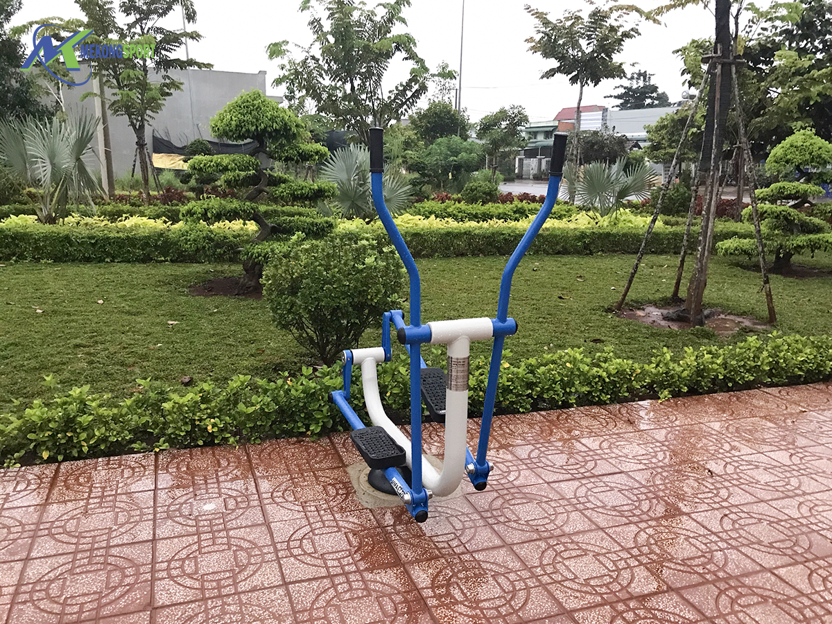 11zL may tap cong vien%202