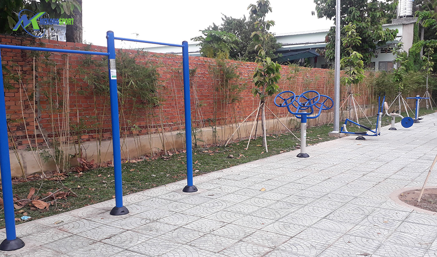 1OGX may tap the thao ngoai troi%203