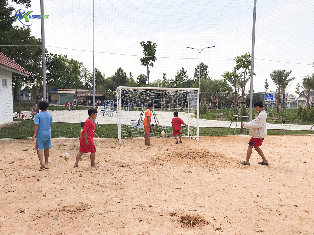 3GRW thiet bi cong vien%204