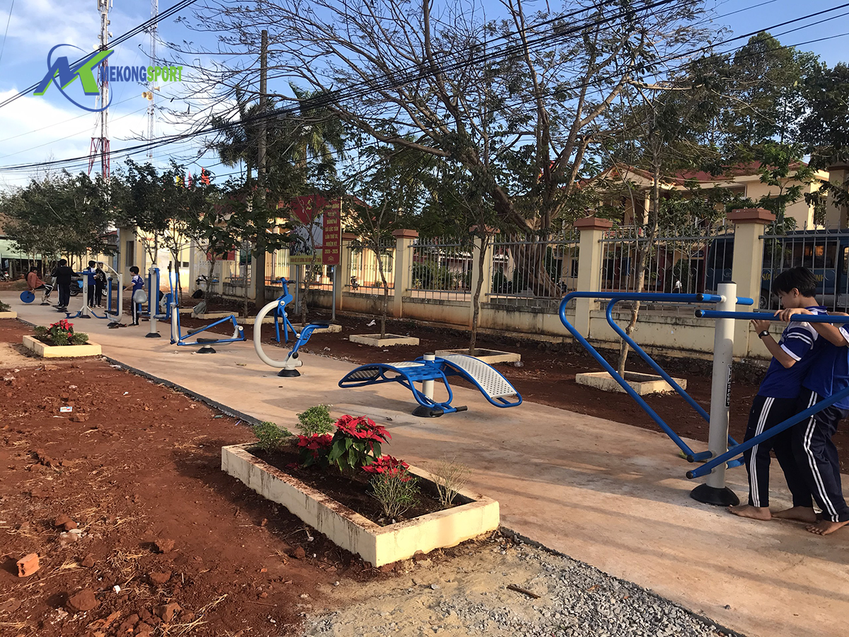 Bình Phước: Máy Tập Công Viên Đến Với Huyện Biên Giới Tiếp Giáp Campuchia – Huyện Lộc Ninh Tỉnh Bình Phước 11 3kmL thiet bi the duc cong vien%204