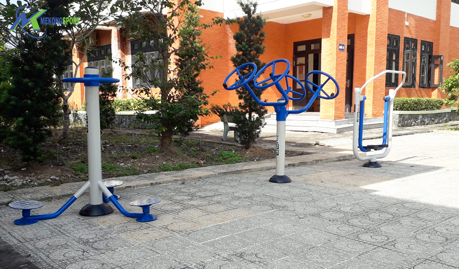 5AiF thiet bi cong vien 2