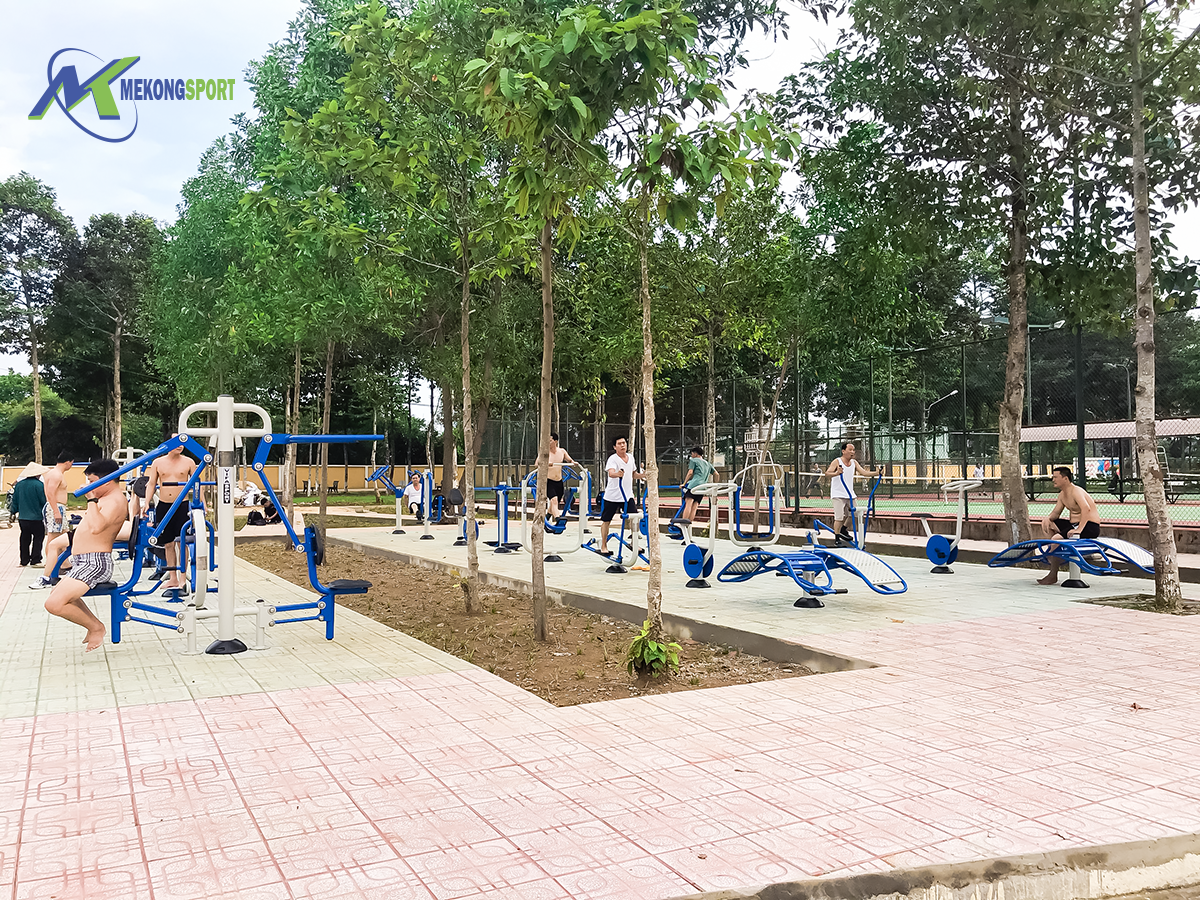 7usy thiet bi the thao ngoai troi