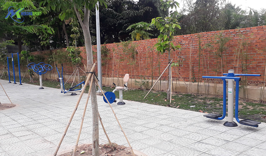 9GKT may tap the thao ngoai troi%209