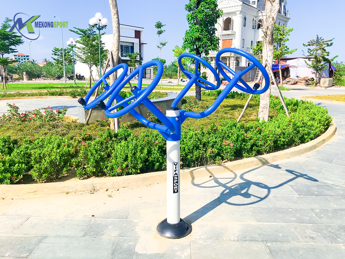 9U4s thiet bi the duc cong vien%205