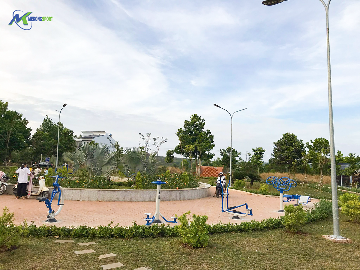 Bình Phước: Máy Tập Công Viên Đến Với Huyện Biên Giới Tiếp Giáp Campuchia – Huyện Lộc Ninh Tỉnh Bình Phước 14 9jIM thiet bi the duc cong vien%2025