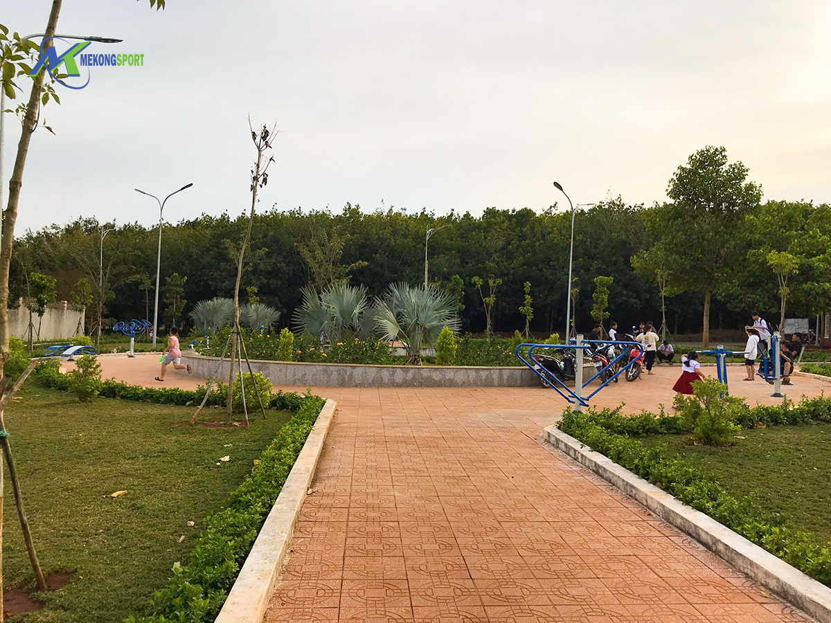 Bình Phước: Máy Tập Công Viên Đến Với Huyện Biên Giới Tiếp Giáp Campuchia – Huyện Lộc Ninh Tỉnh Bình Phước 15 A92a thiet bi the duc cong vien%2027