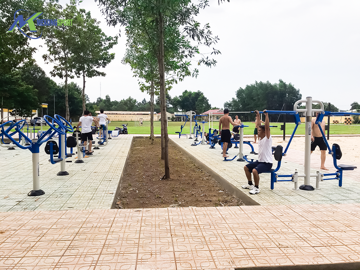 BQRg thiet bi the thao ngoai troi%2010