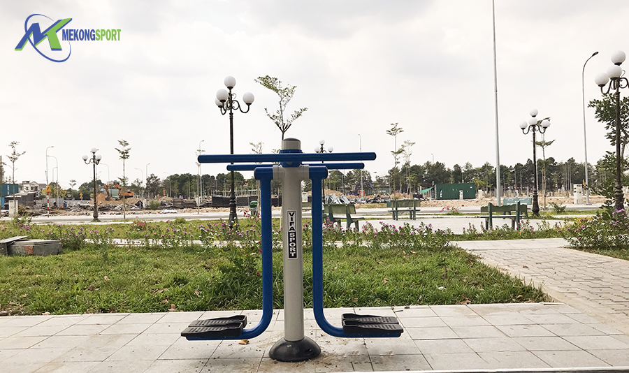 C8xT thiet bi the thao cong vien%208