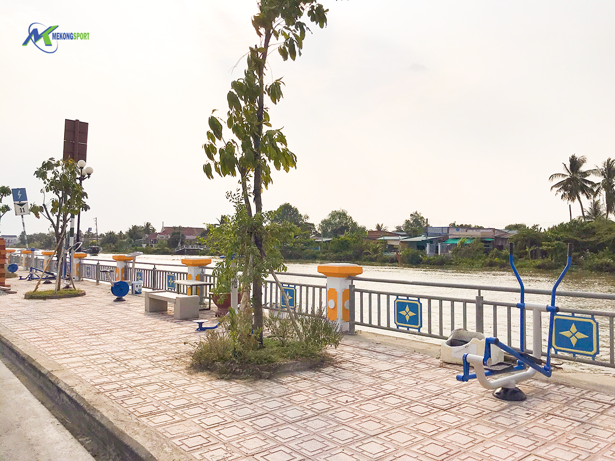 CAuU dung cu cong vien%208