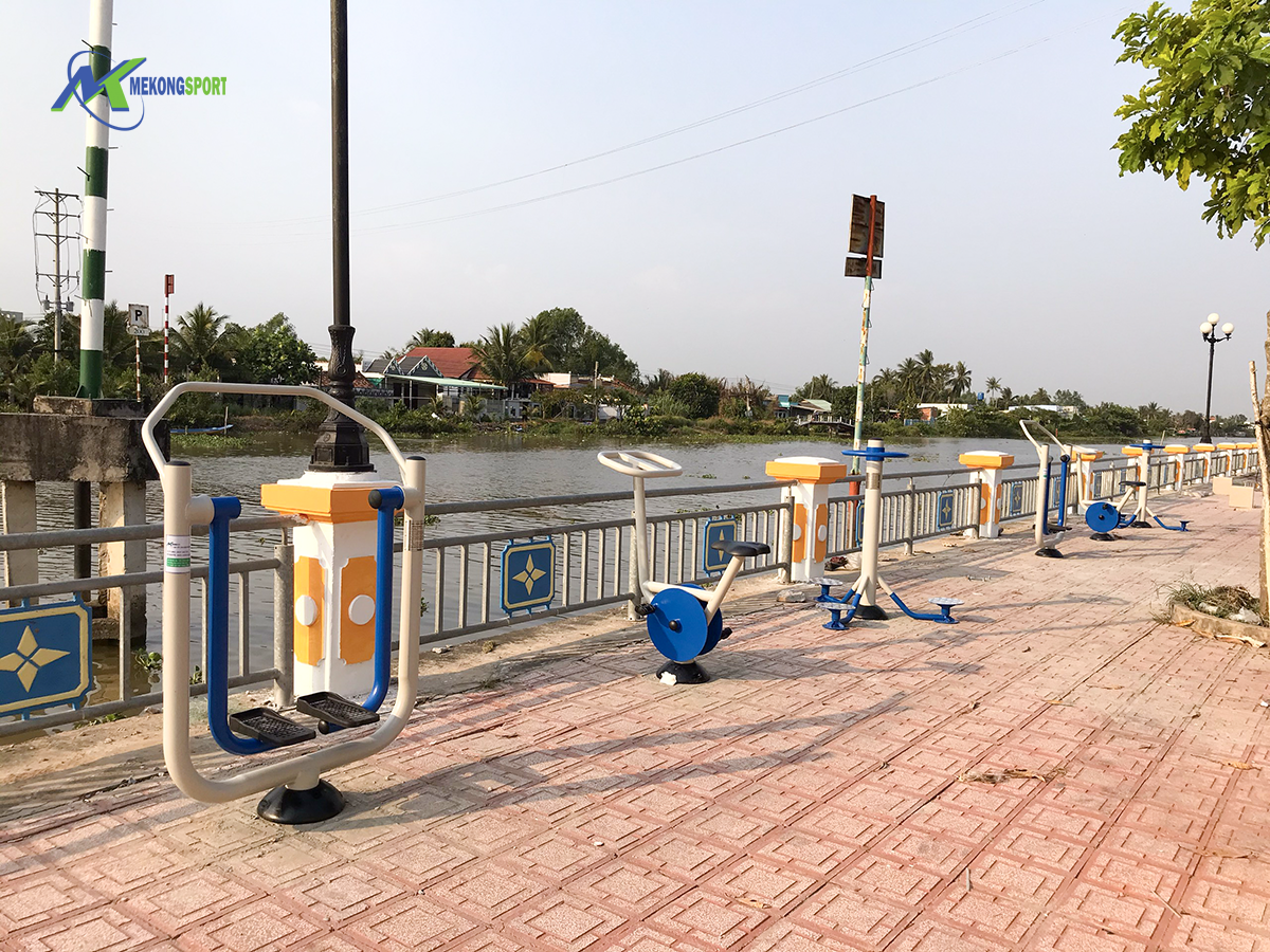 COon dung cu cong vien%2017