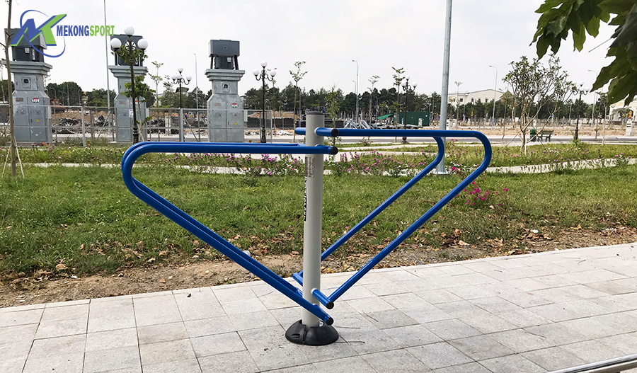 CSuL thiet bi the thao cong vien%2012