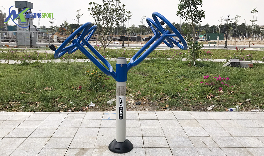 CYHn thiet bi the thao cong vien%207