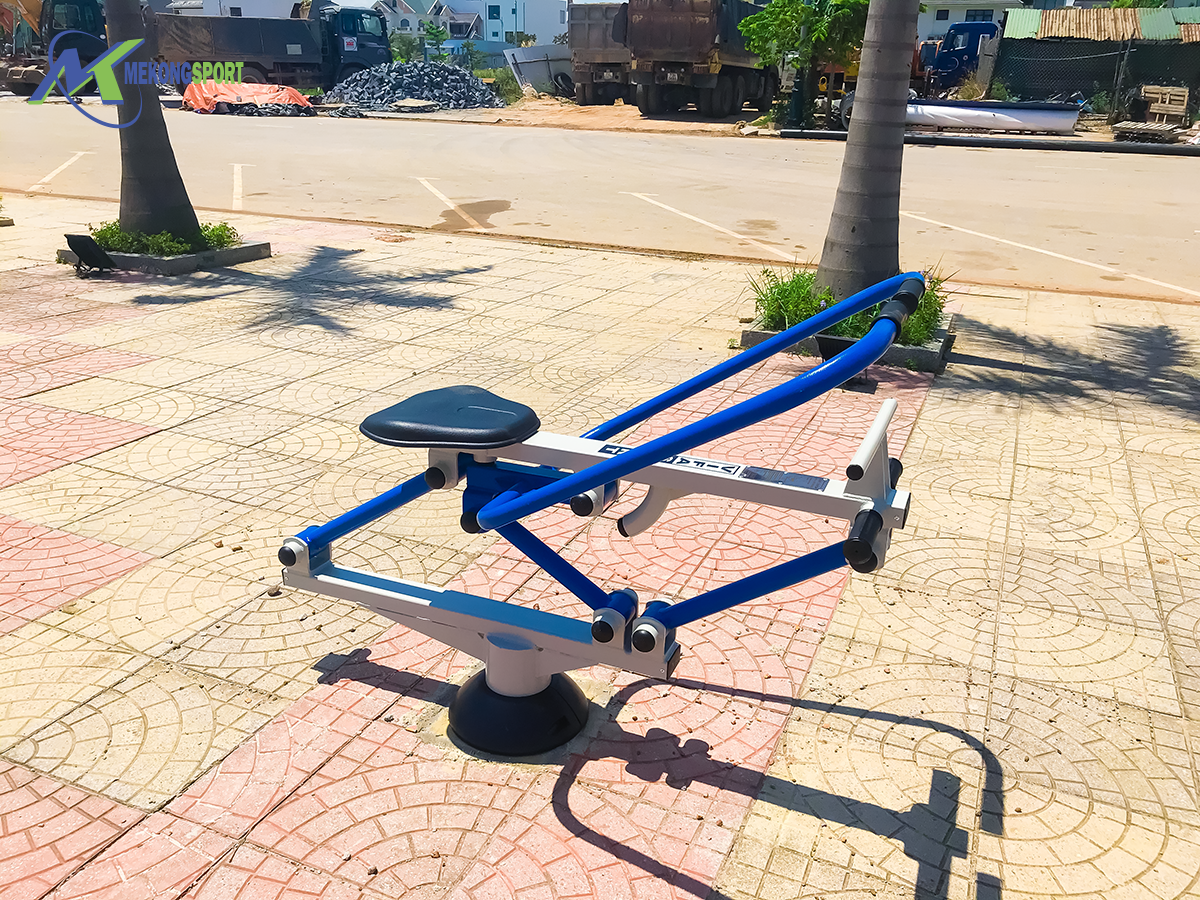 ChNL thiet bi the duc cong vien%2011