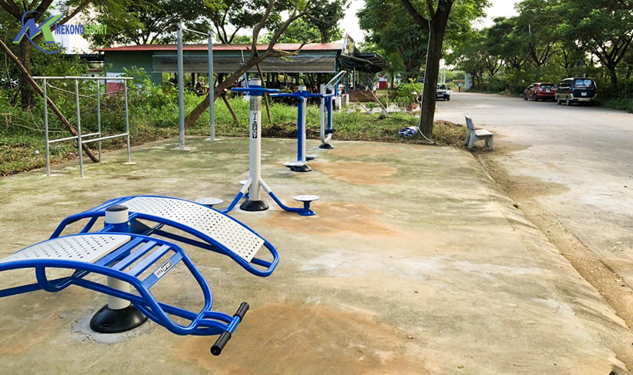 EYXl thiet bi the thao cong vien 1