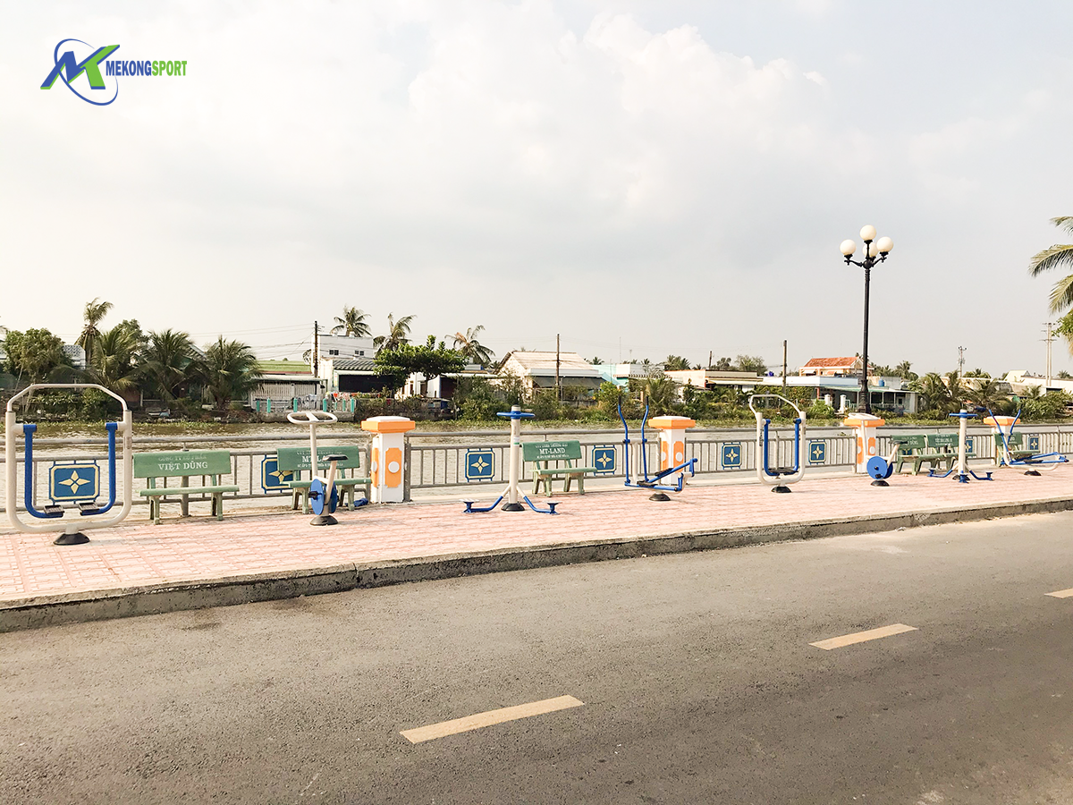 FLZa dung cu cong vien%203