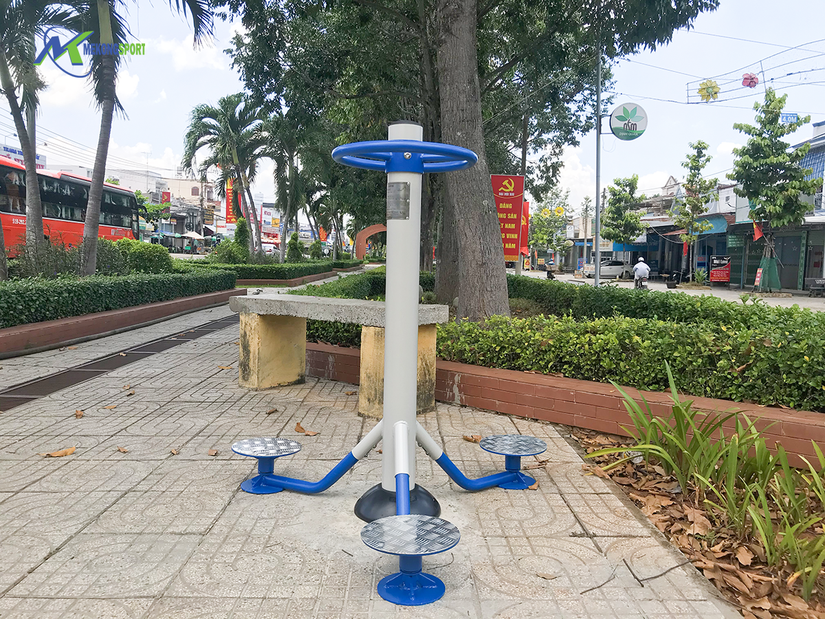 I145 thiet bi cong vien%2010