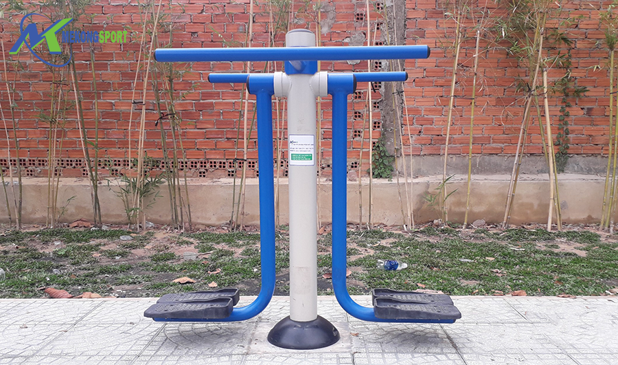 JWgY may tap the thao ngoai troi%202