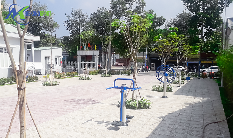 Bình Dương: Khu Phố Thành Phố Thủ Dầu Một Trang Bị Máy Tập Ngoài Trời Và Cụm Trò Chơi Trẻ Em Cho Người Dân 2 KDNA may tap cong vien1