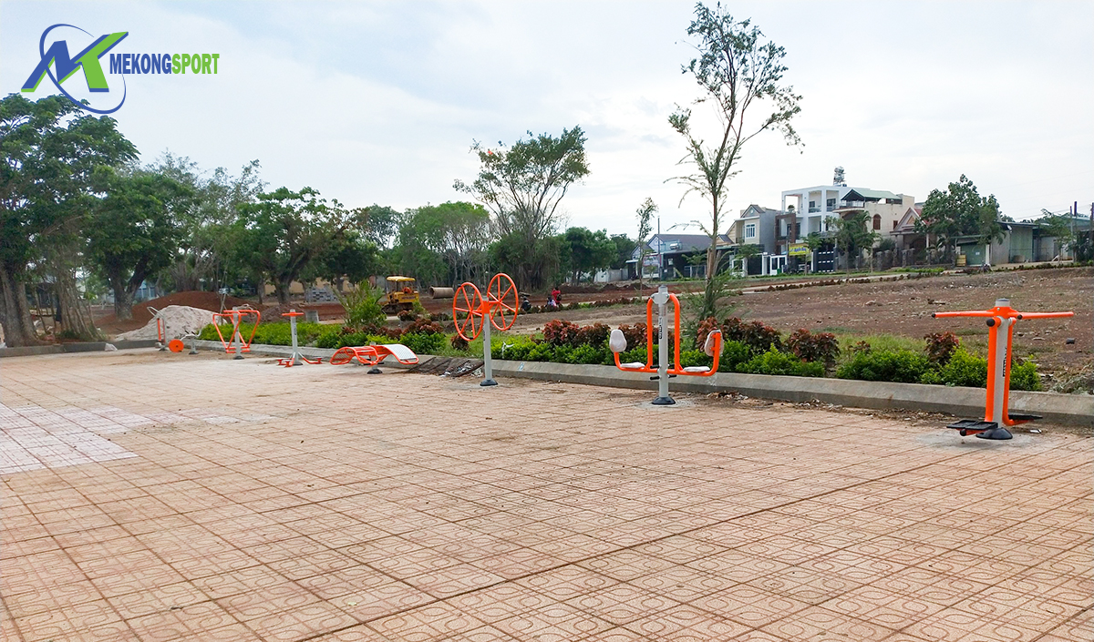 LF2U may tap the duc ngoai troi%207