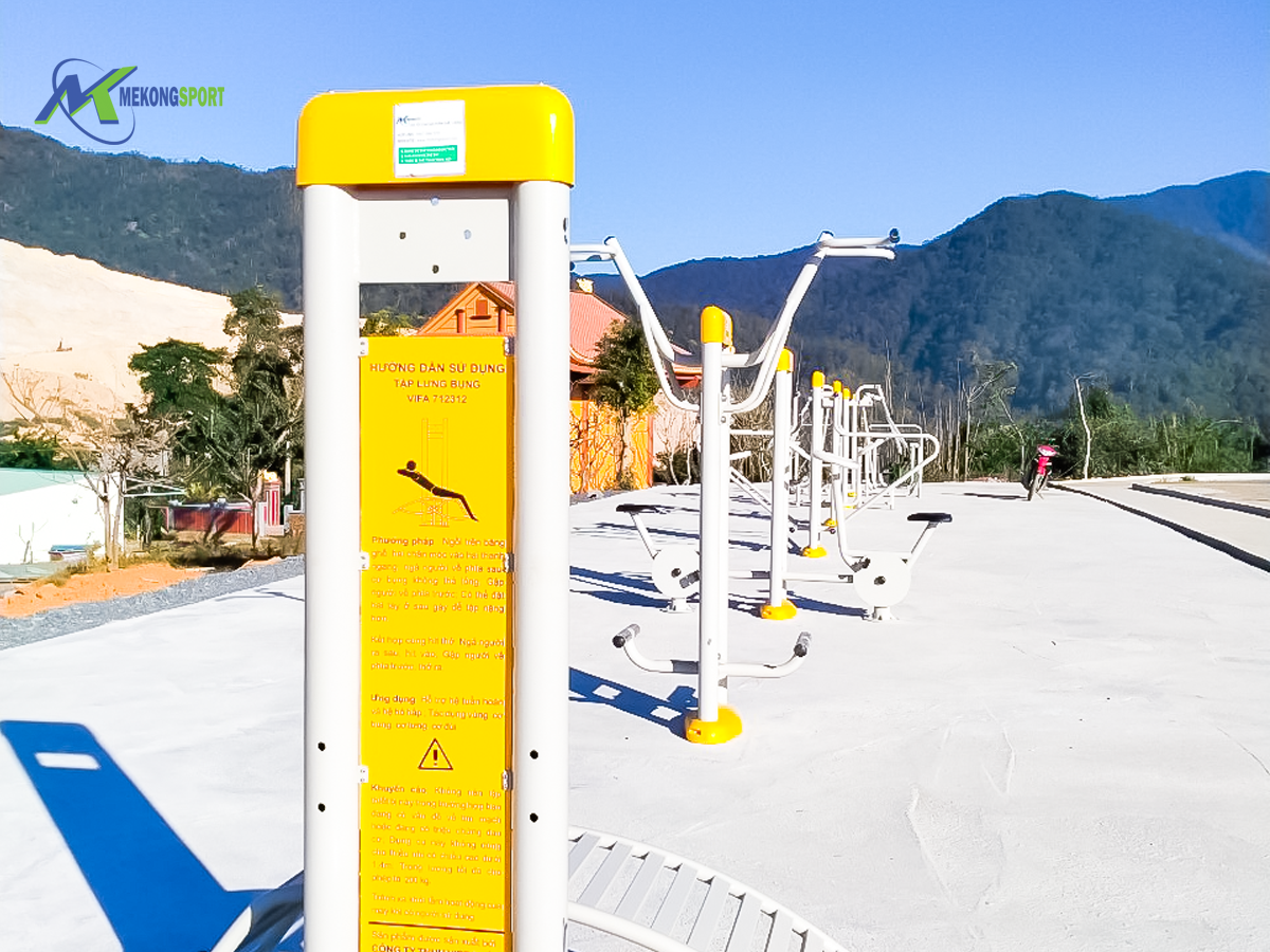 LzNX thiet bi=the duc ngoai troi 3