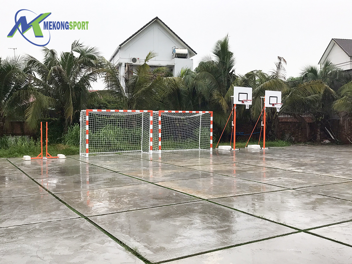 NOjm may tap the duc ngoai troi%2012