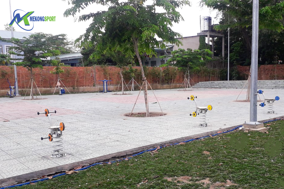 OtBD cum tro choi tre em%201