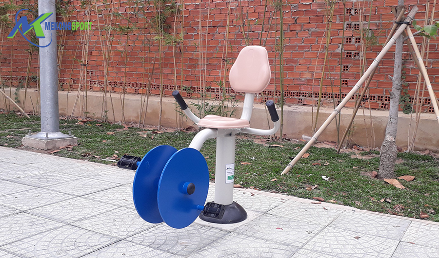 QTMT may tap the thao ngoai troi%205