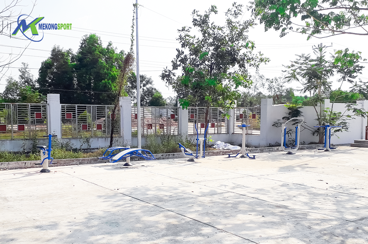 QZPf dung cu cong vien%203