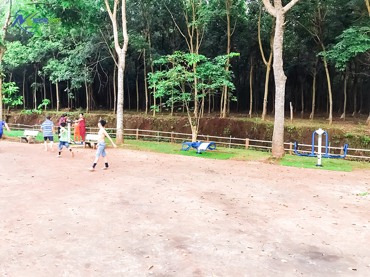 RGii thiet bi cong vien%208