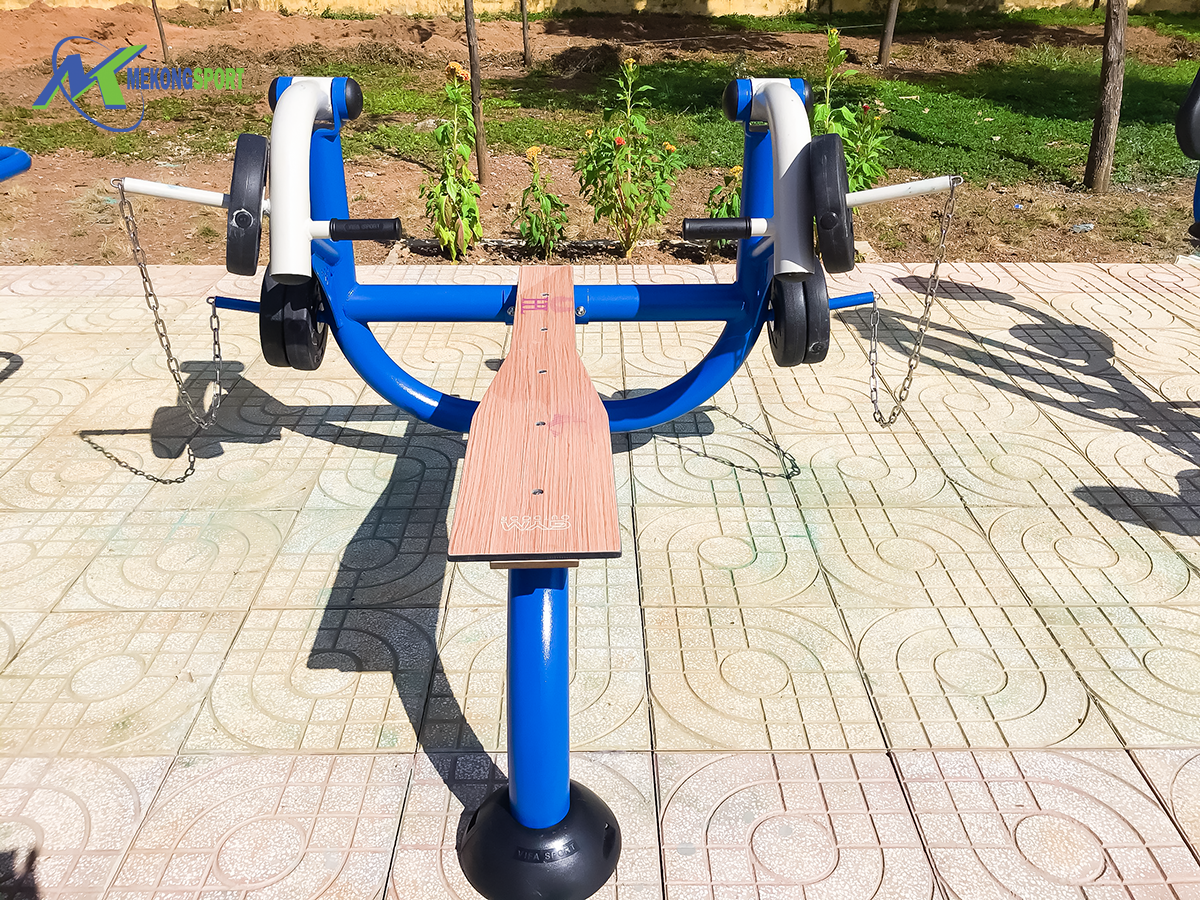 SwSt cum may tap the duc ngoai troi%208