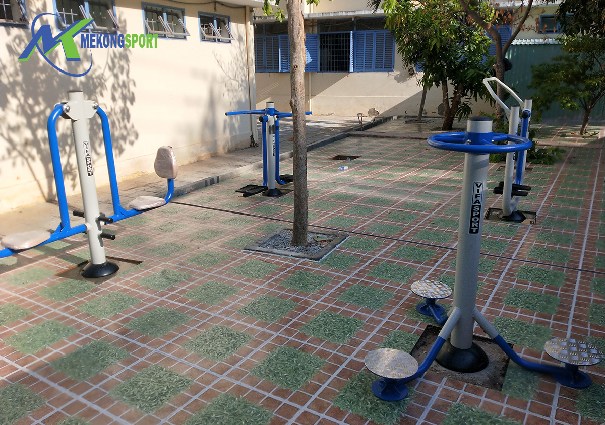 TYZg may tap the duc ngoai troi truong hoc%207