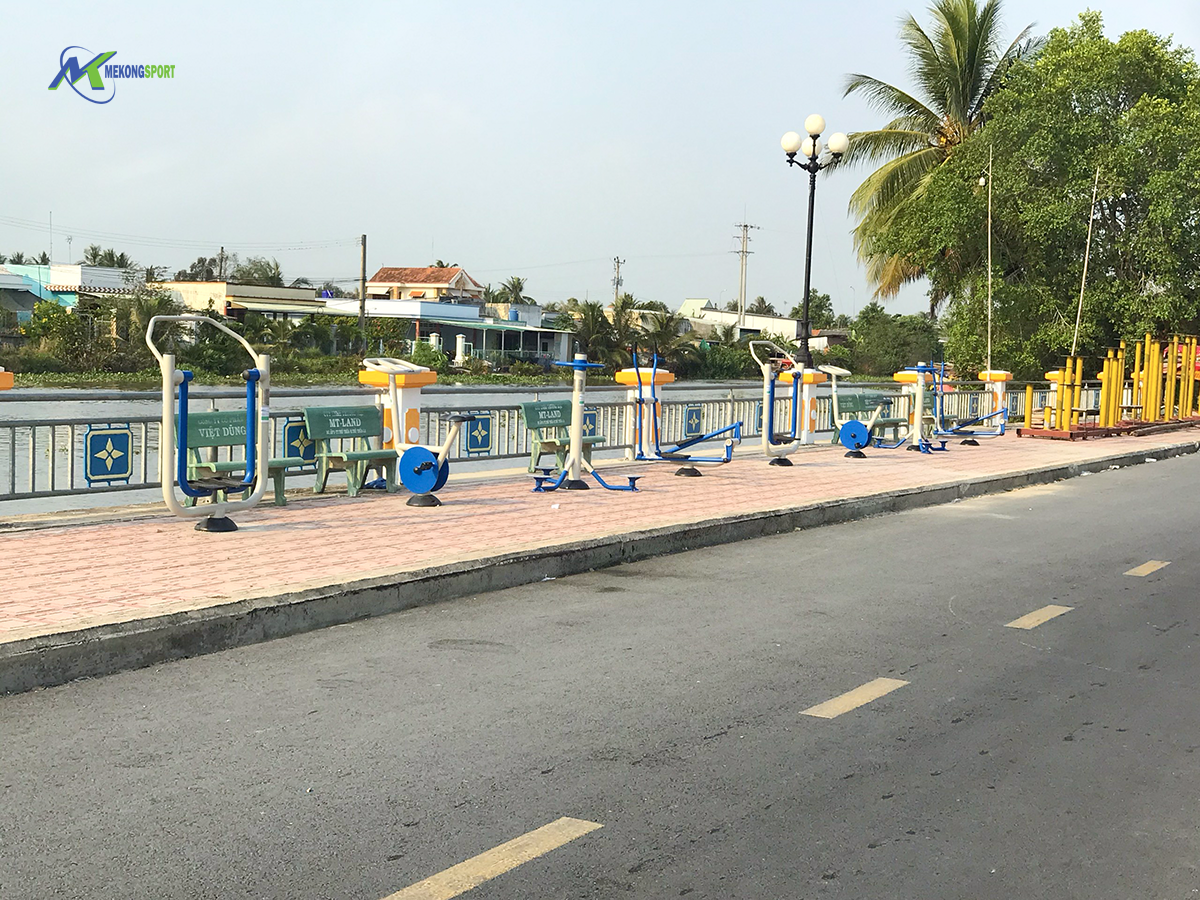 ViZX dung cu cong vien%2018