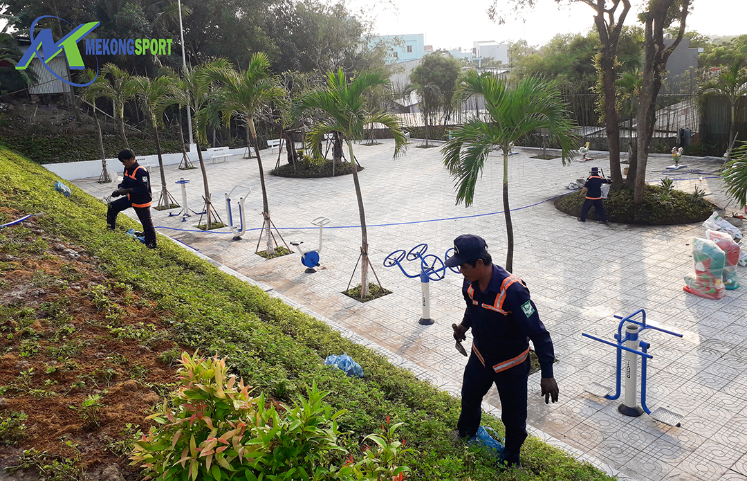 bNZv lap dat mat tap the thao ngoai troi resort%20(3)