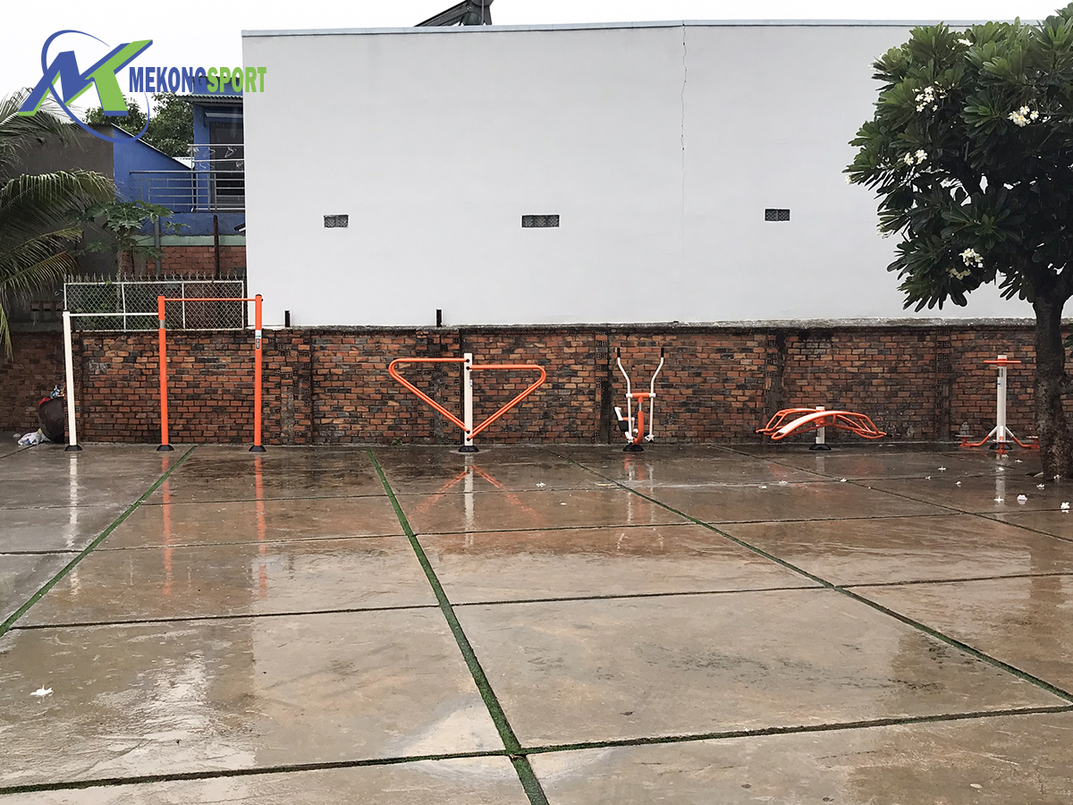 c208 may tap the duc ngoai troi%2010