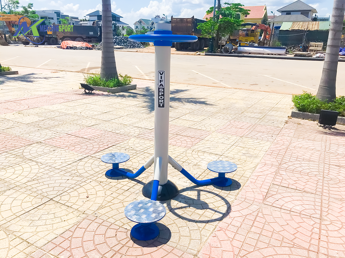 dG85 thiet bi the duc cong vien%2010