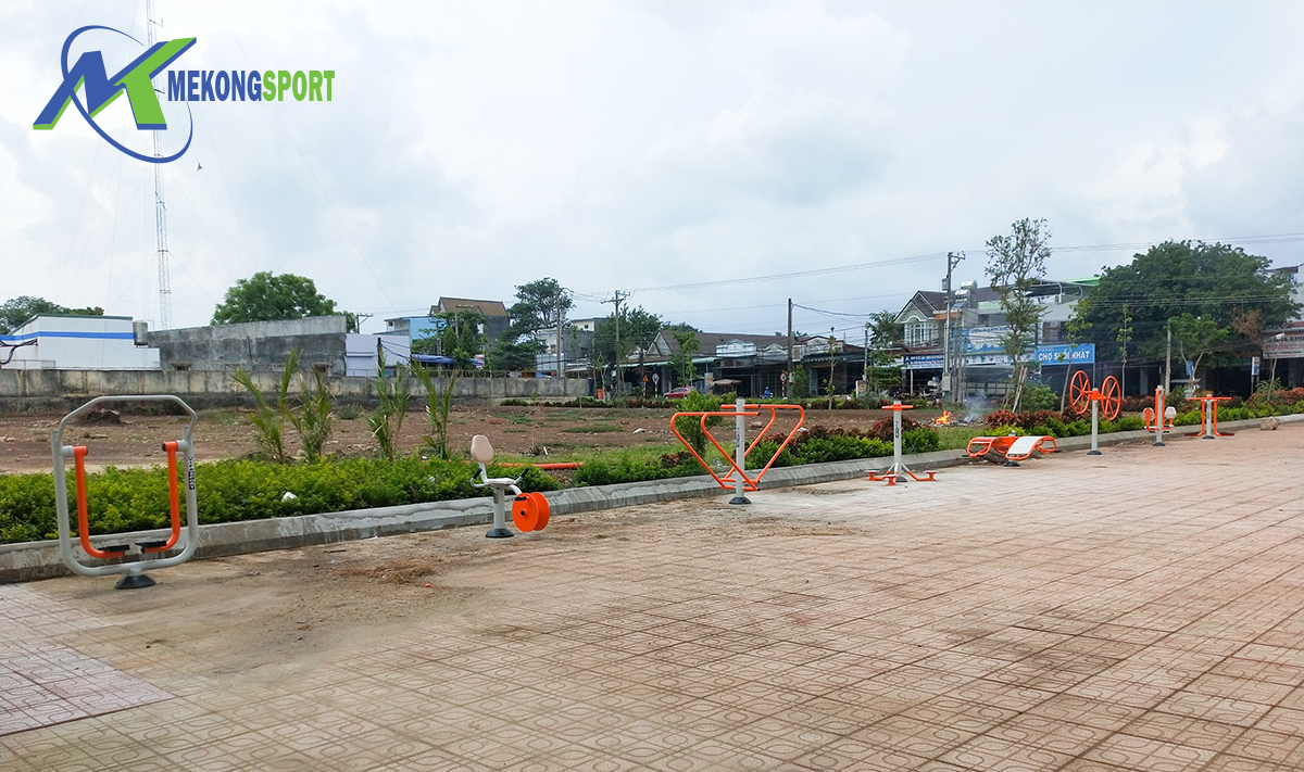 eqgY may tap the duc ngoai troi%208