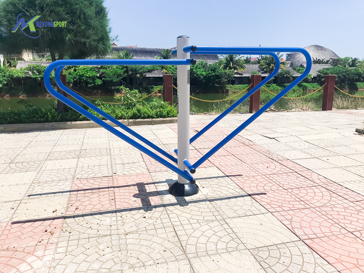 f8z1 thiet bi the duc cong vien%2013