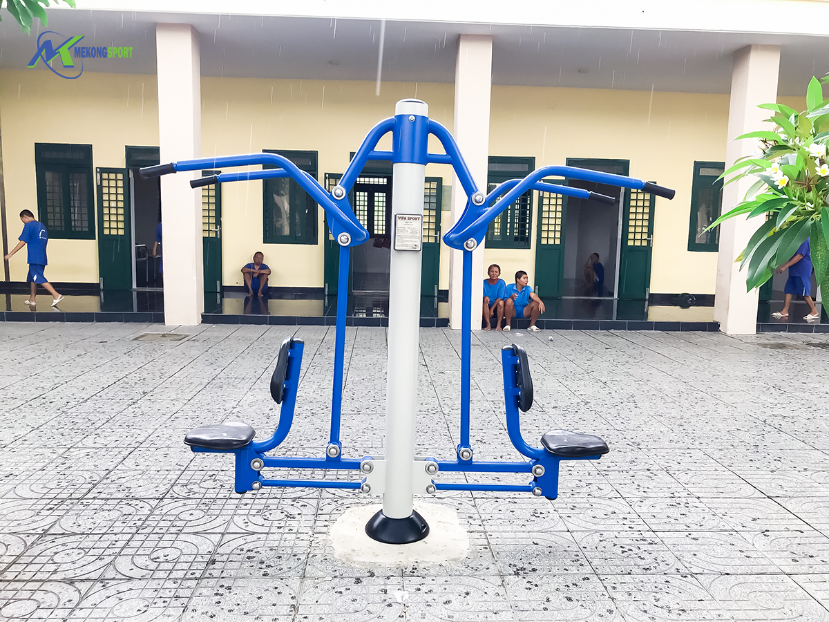 gbPM thiet bi the thao cong vien%2012