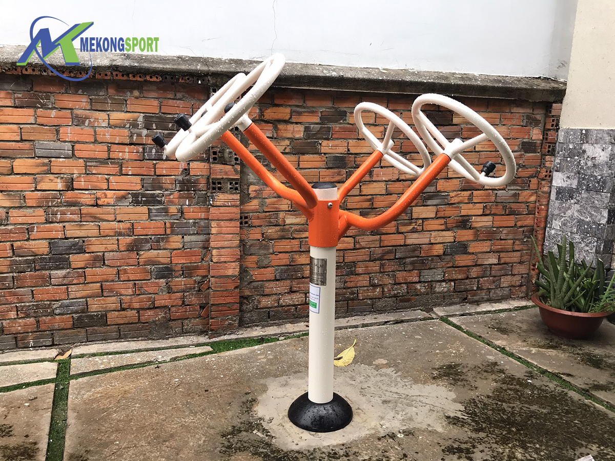 hb2U may tap the duc ngoai troi%203